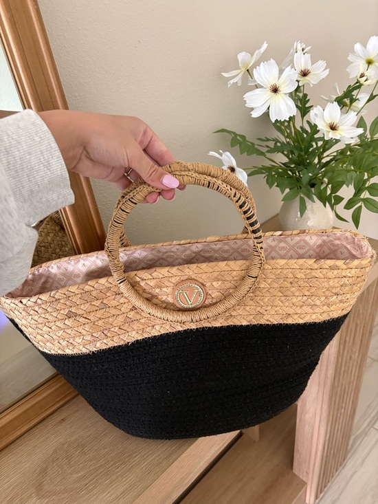 Vera New York Handbags - Vera Straw Tote Bag with Black Base and Round Handles